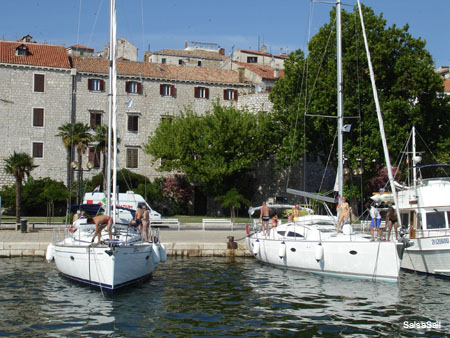 im hafen von sibenik